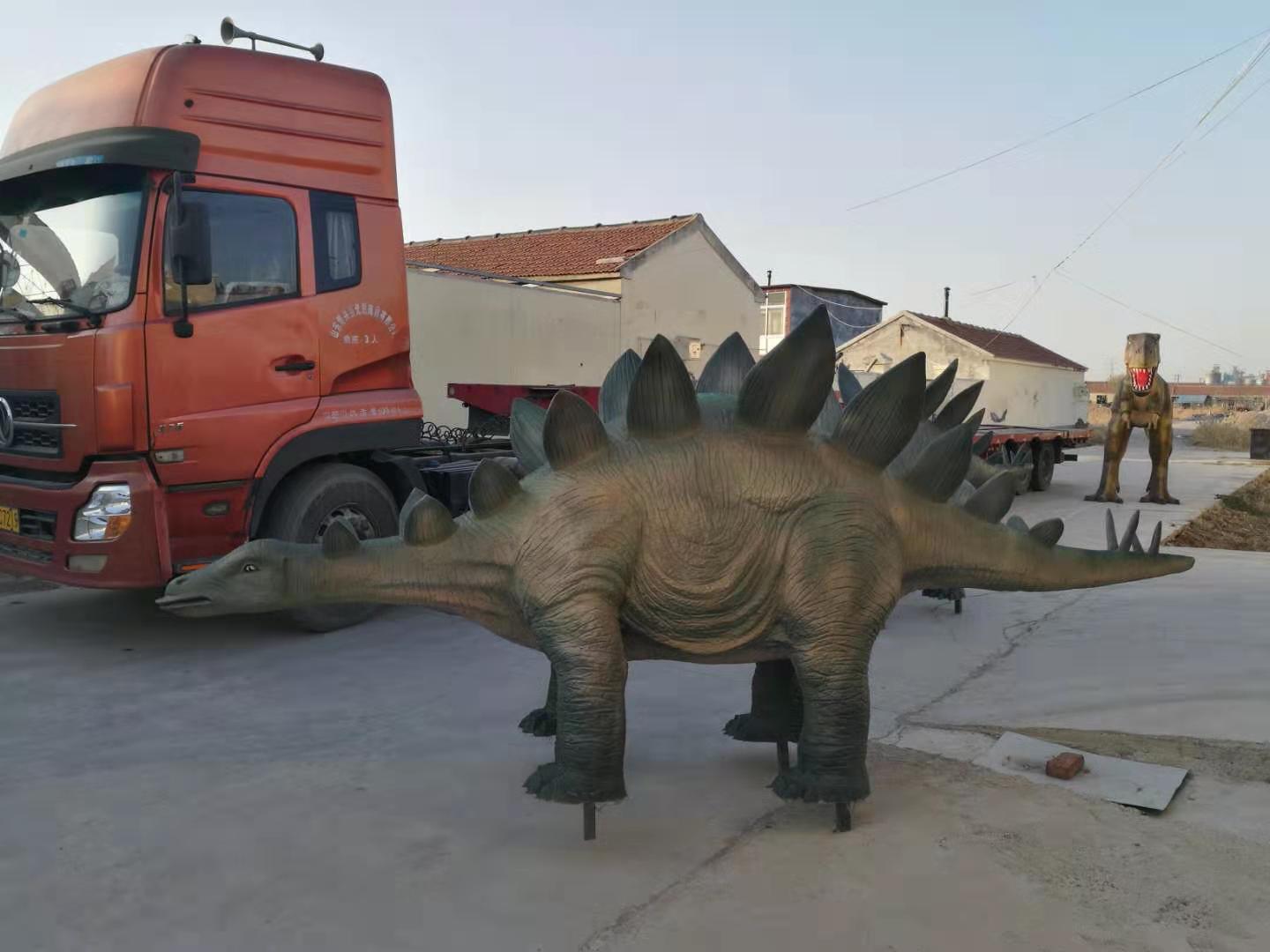 恐龙雕塑项目部分完工，出厂安装（组图）。