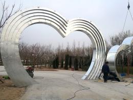 hj4277 心形大门雕塑造型_心形大门雕塑造型_滨州宏景雕塑有限公司