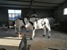 hj2678 玻璃钢彩绘奶牛雕塑_玻璃钢彩绘奶牛雕塑_滨州宏景雕塑有限公司