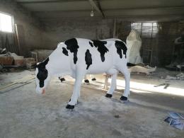 hj2688 玻璃钢彩绘奶牛雕塑_玻璃钢彩绘奶牛雕塑_滨州宏景雕塑有限公司