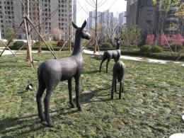 hj2572 玻璃钢小鹿雕塑_玻璃钢小鹿雕塑_滨州宏景雕塑有限公司